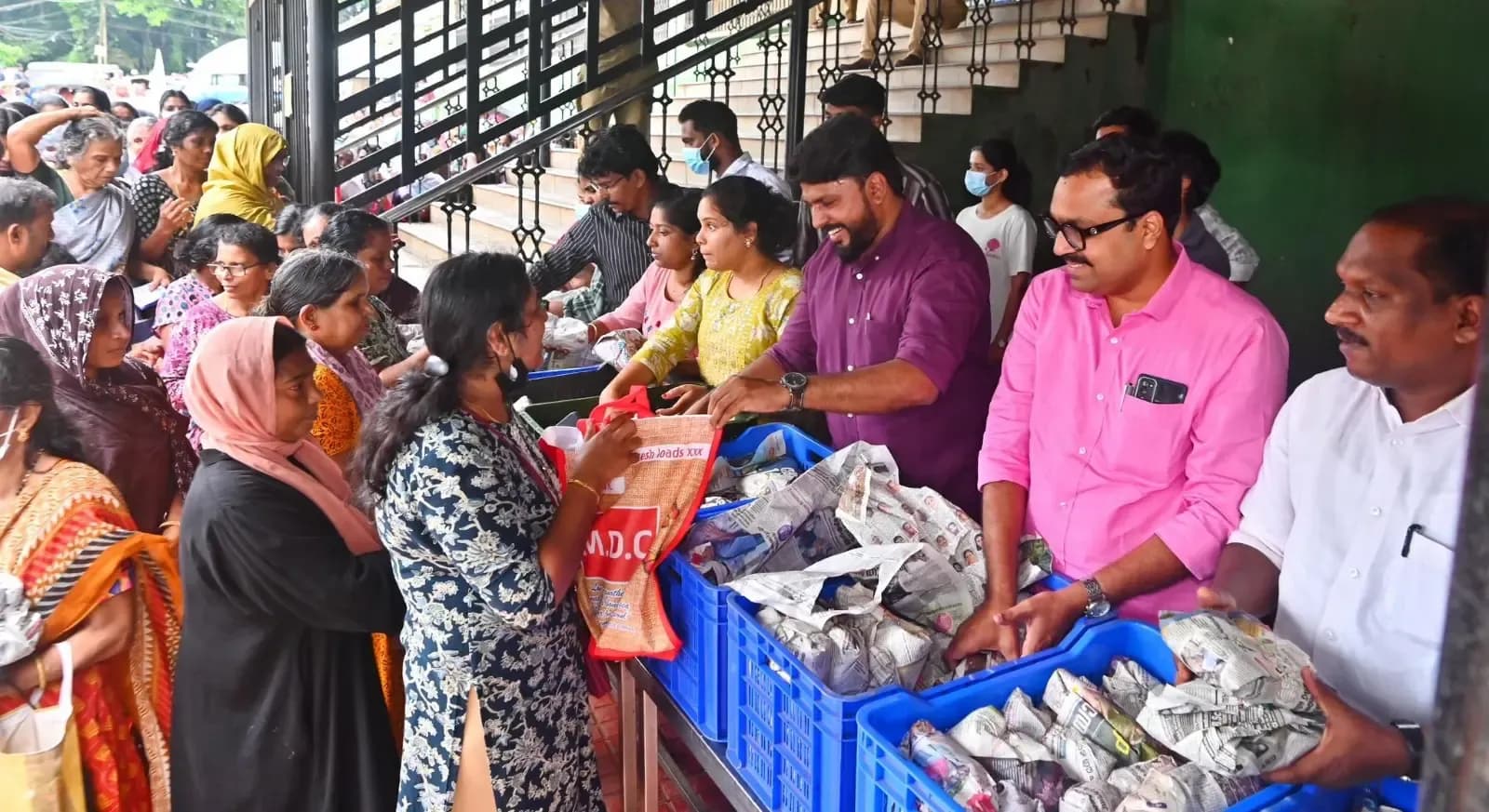 1460 ദിവസം, 46,72,385 പൊതിച്ചോറുകൾ; DYFI-യുടെ ഹൃദയപൂർവം’ പദ്ധതി 5-ാം വർഷത്തിലേക്ക്